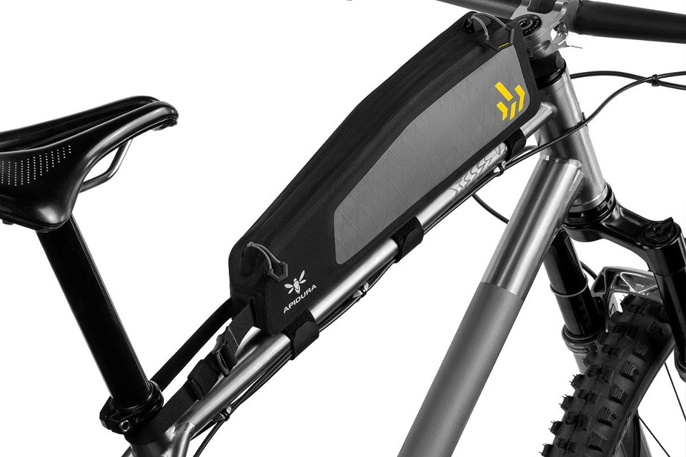 Apidura Backcountry Long Top Tube Pack 1.8L Ramväska