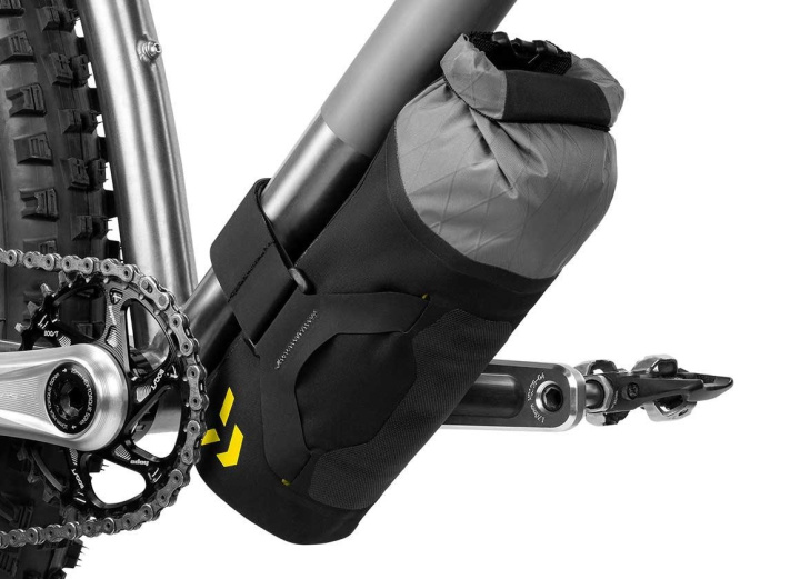 Apidura Backcountry Downtube Pack 1.8l Ramväska i gruppen Tillbehör / Väskor / Ramväskor hos CykelCity (40918)